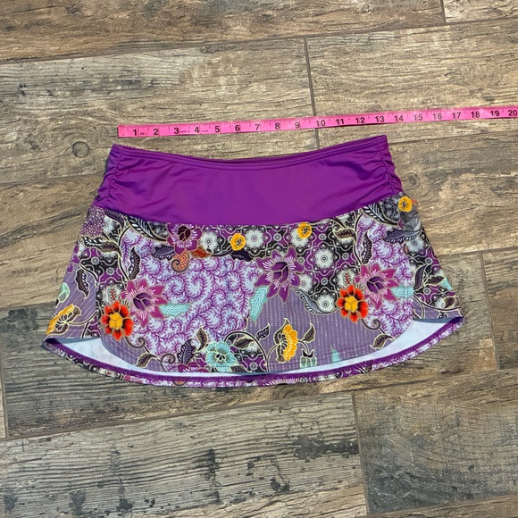 NWT Women’s Prana purple floral patterned swim skirt - Picture 4 of 5